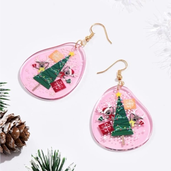 Jewelry - NWT Pink Christmas Tree Earrings